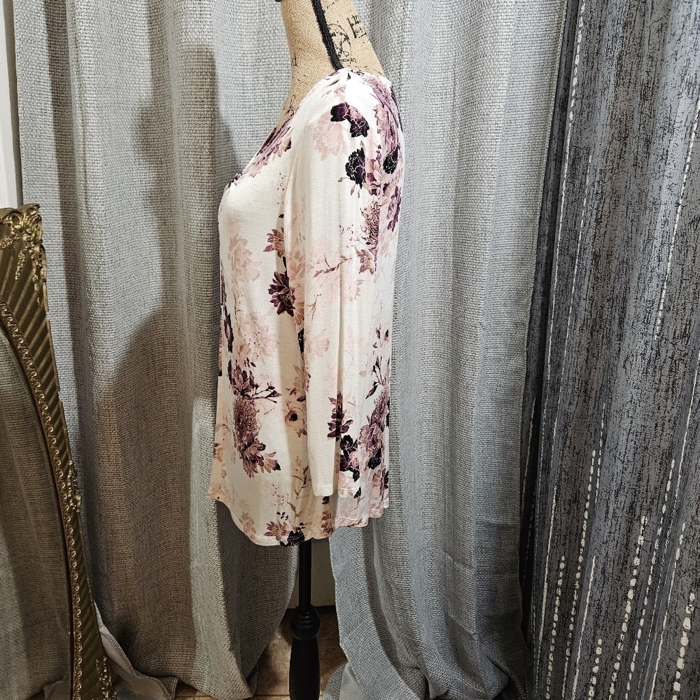 Nue Options Floral Blouse Size M - Picture 4 of 9